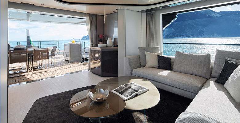 Cantiere delle Marche yacht Pazienza upper lounge