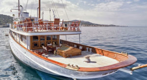 the classic yacht Madiz