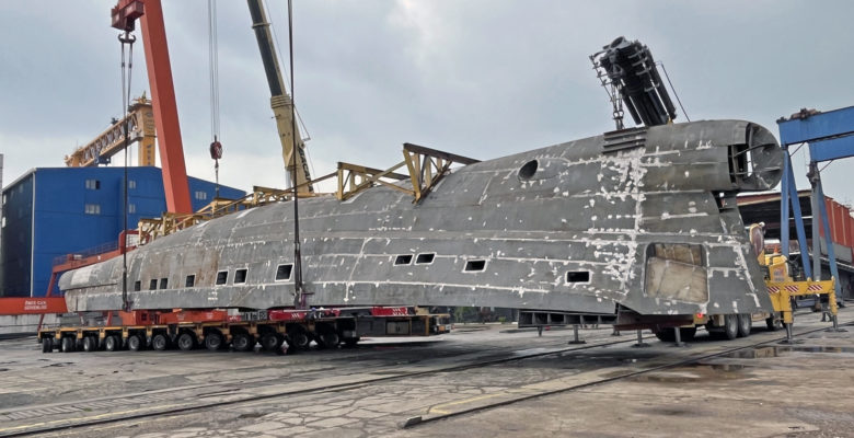 the hull turn for the Numarine 40MXP yacht